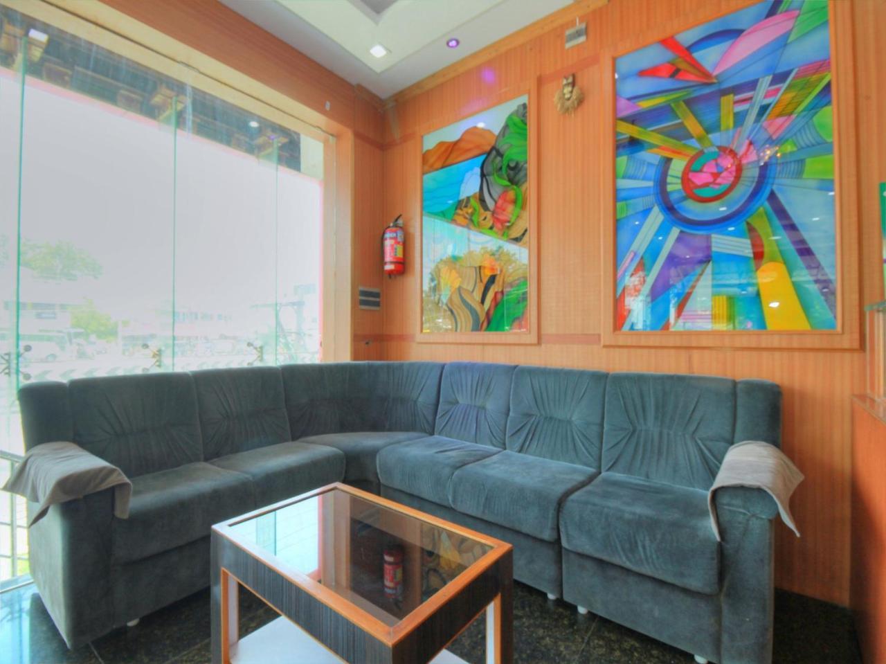 Oyo 15948 Hotel Srees Tiruchirappalli Экстерьер фото