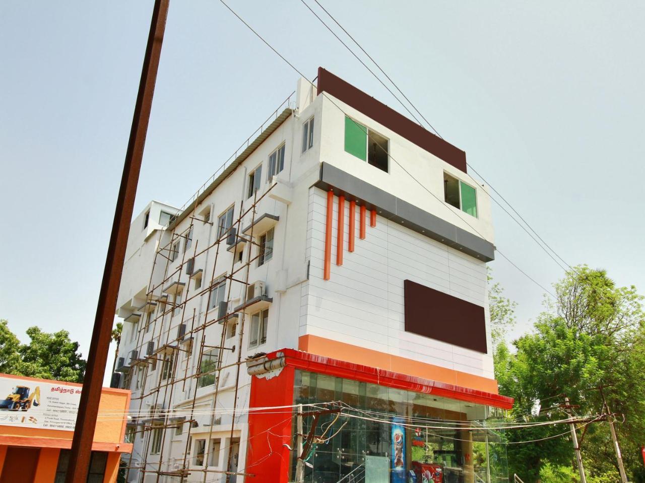 Oyo 15948 Hotel Srees Tiruchirappalli Экстерьер фото